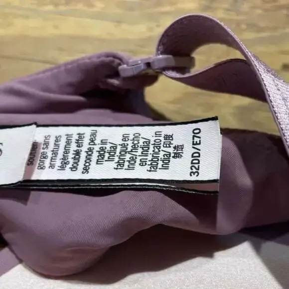 Victoria's Secret lightly lined wireless bra - Picture 4 of 4